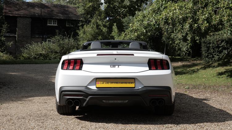FORD MUSTANG CONVERTIBLE 5.0 V8 GT 2dr